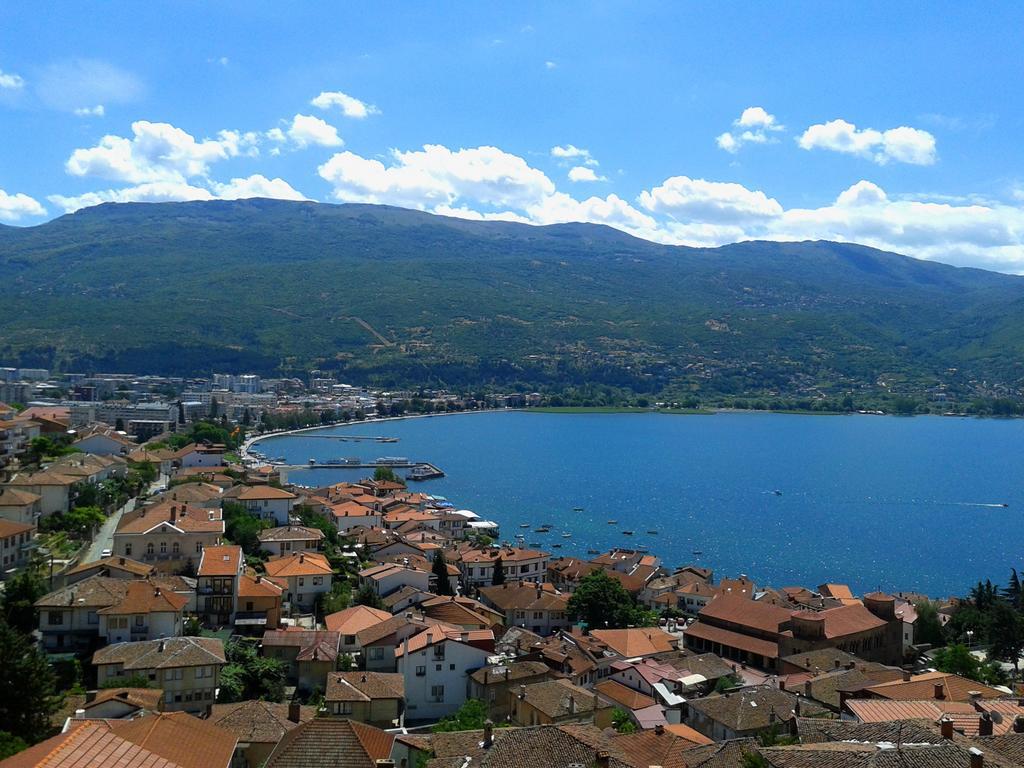 Zura Apartments Ohrid Bilik gambar