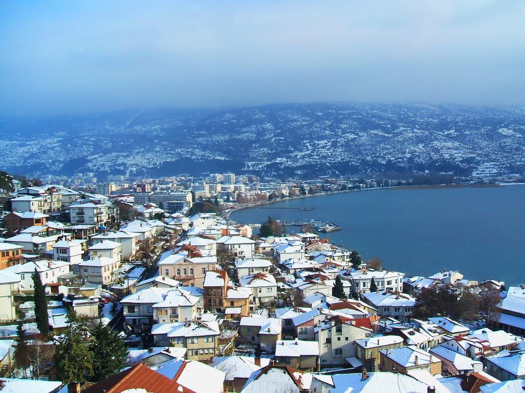 Zura Apartments Ohrid Bilik gambar